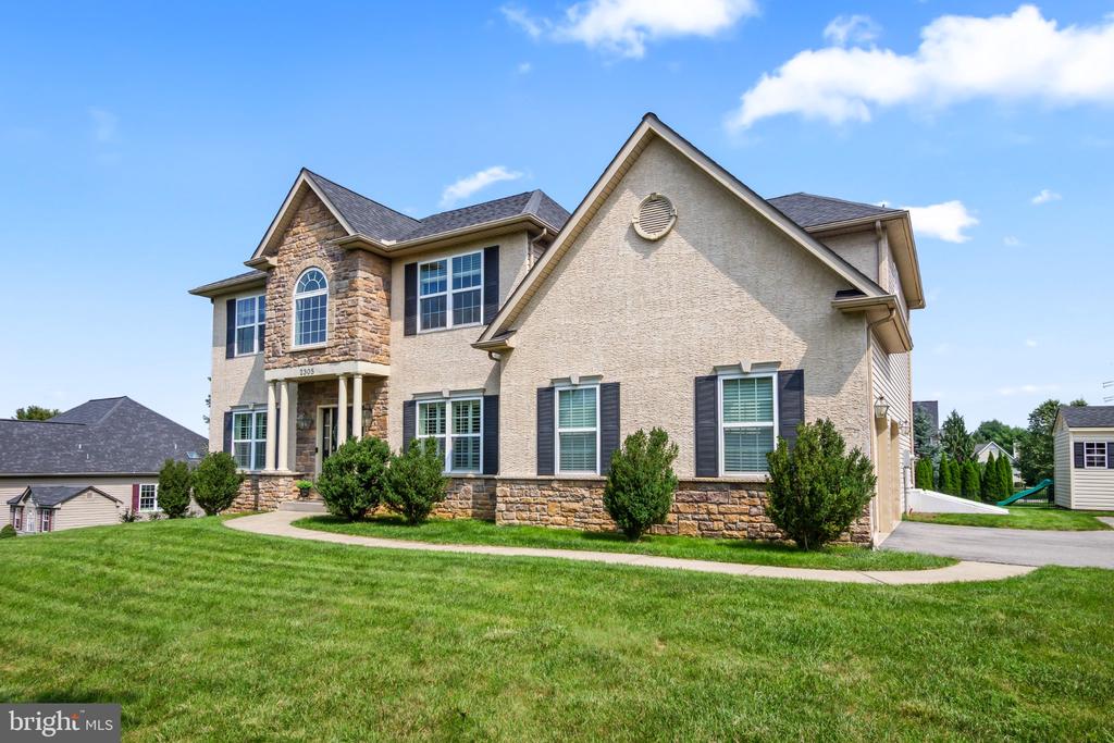 2305 MADEIRA DRIVE