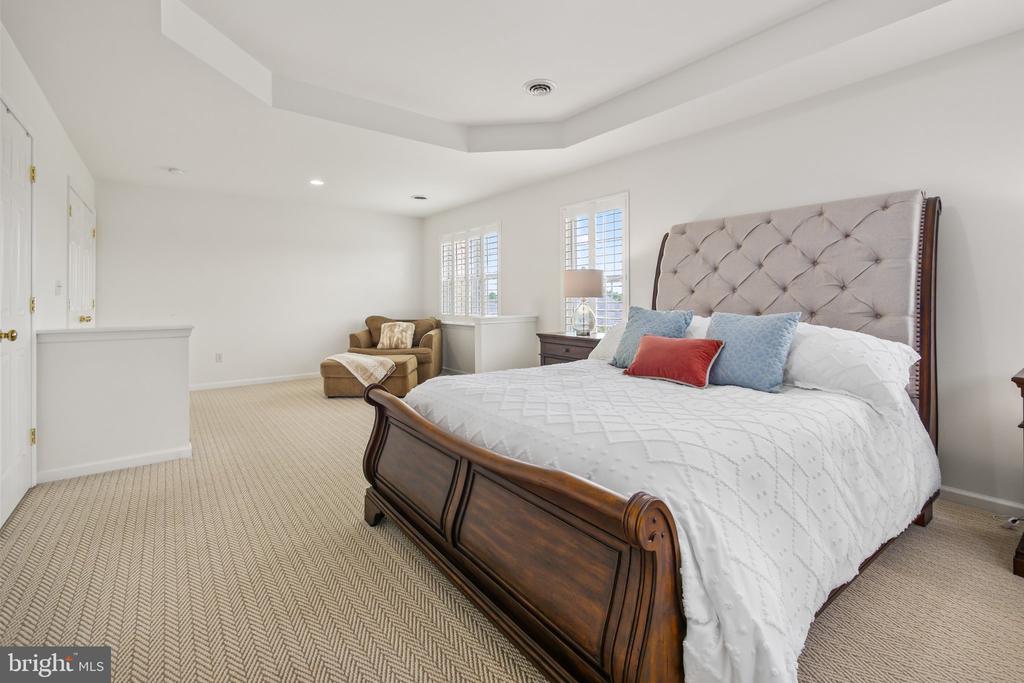 2305 MADEIRA DRIVE