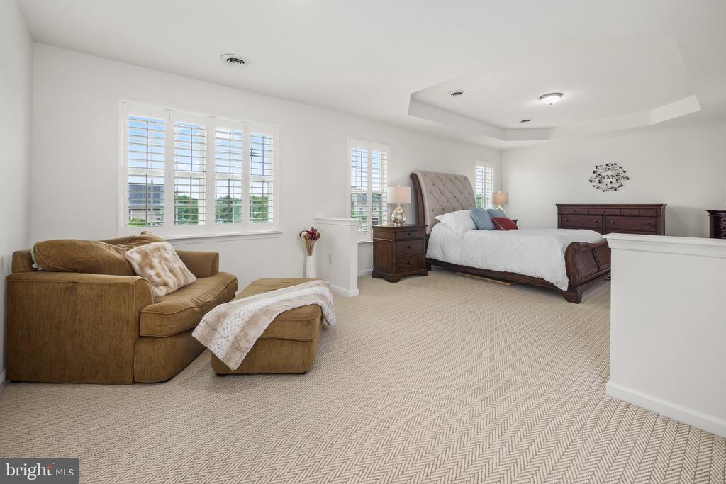 2305 MADEIRA DRIVE