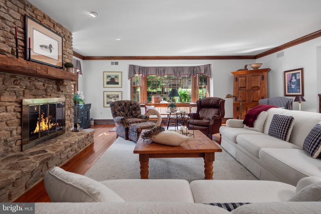1814 WOODHAVEN DRIVE