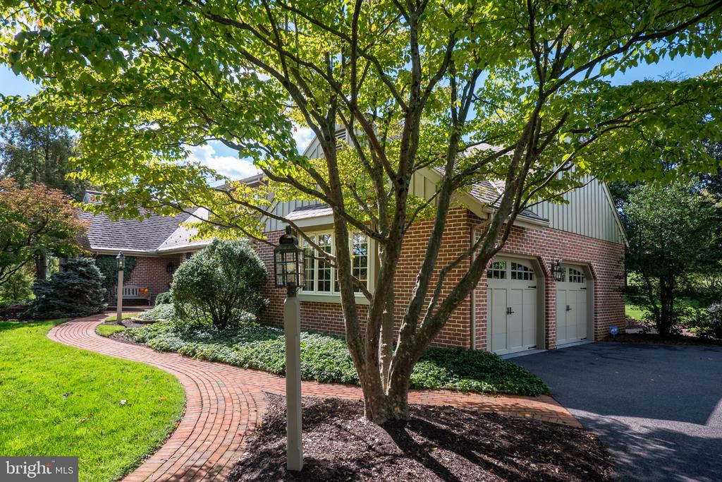 1814 WOODHAVEN DRIVE