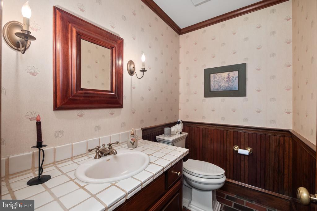 1814 WOODHAVEN DRIVE