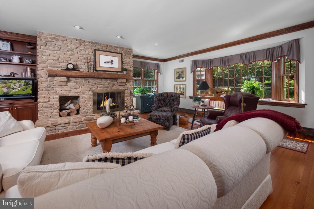 1814 WOODHAVEN DRIVE
