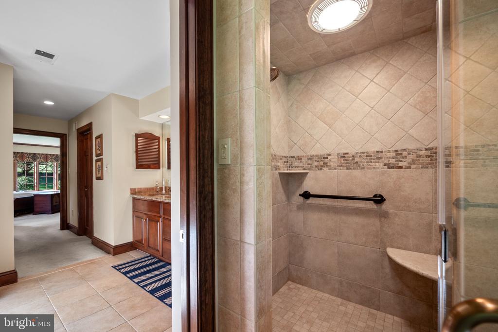 1814 WOODHAVEN DRIVE