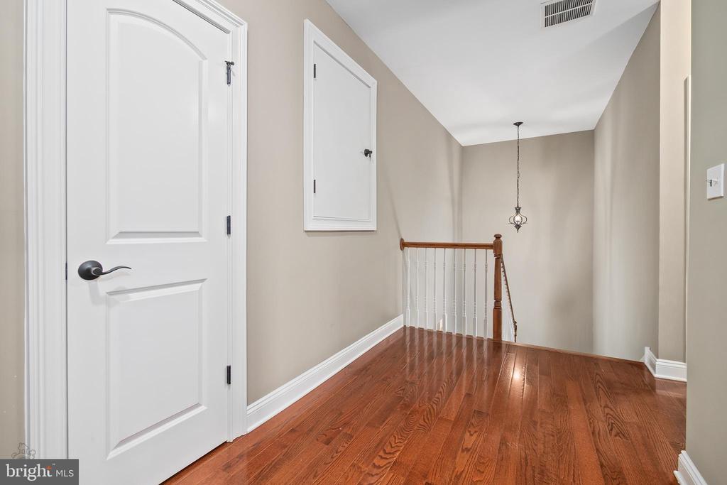 1970 CARRIAGE KNOLL DRIVE