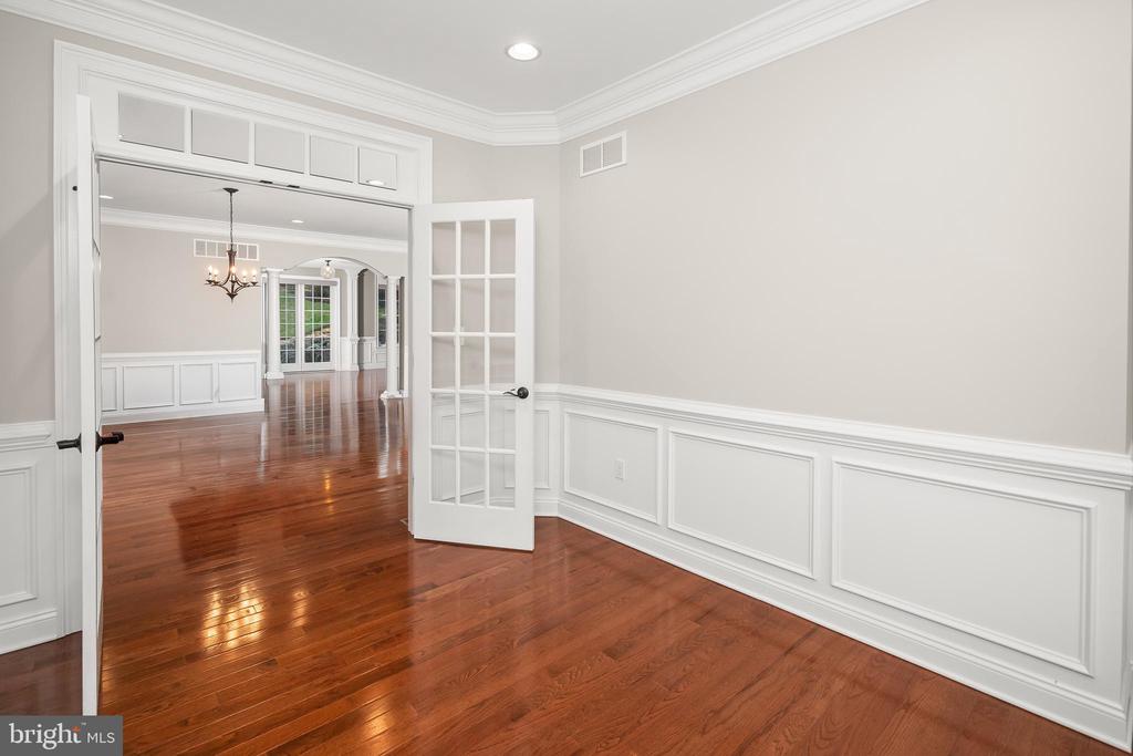 1970 CARRIAGE KNOLL DRIVE