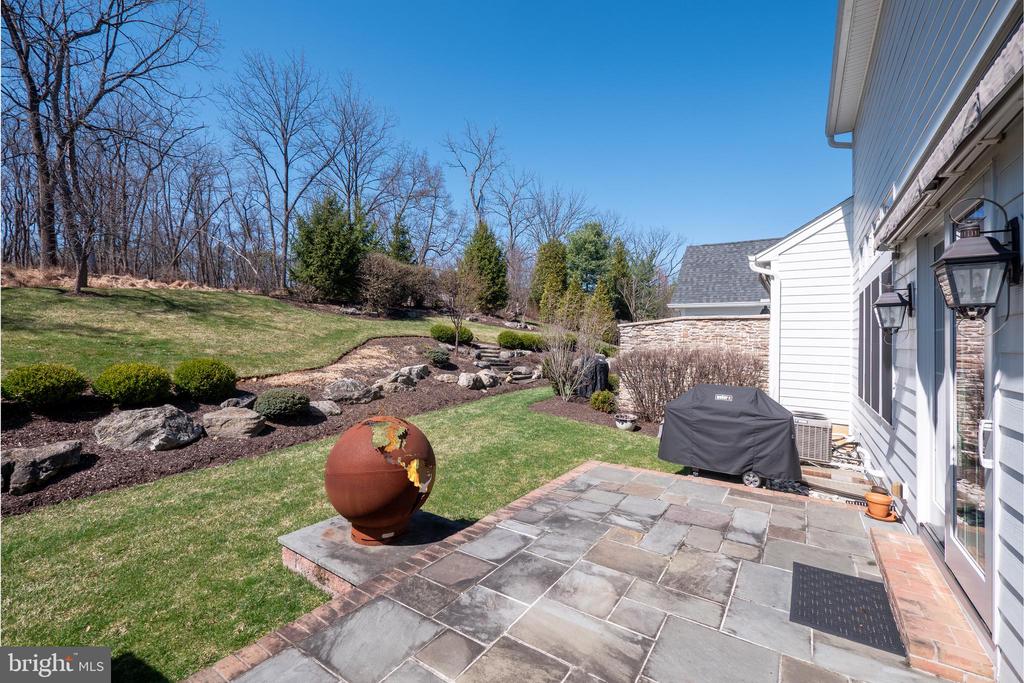 1970 CARRIAGE KNOLL DRIVE
