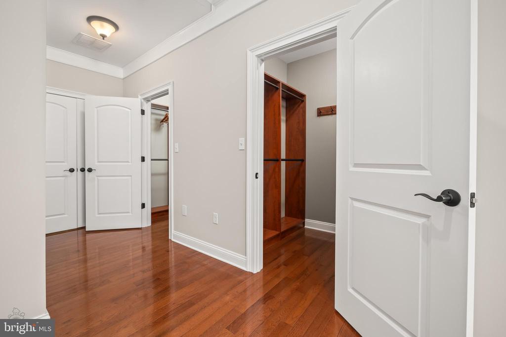 1970 CARRIAGE KNOLL DRIVE