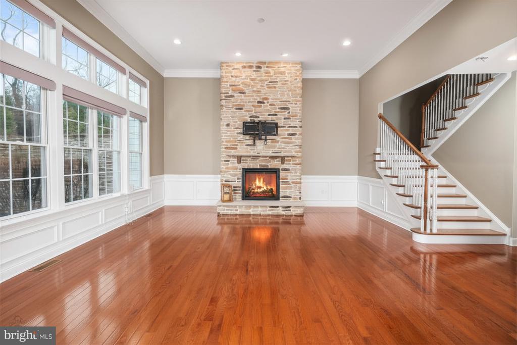 1970 CARRIAGE KNOLL DRIVE