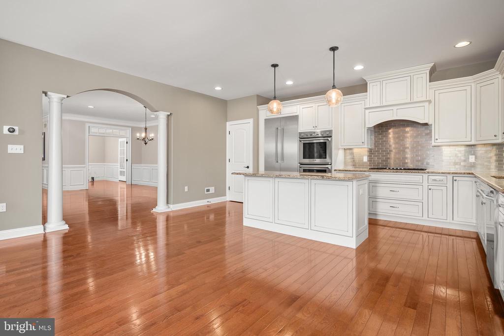 1970 CARRIAGE KNOLL DRIVE