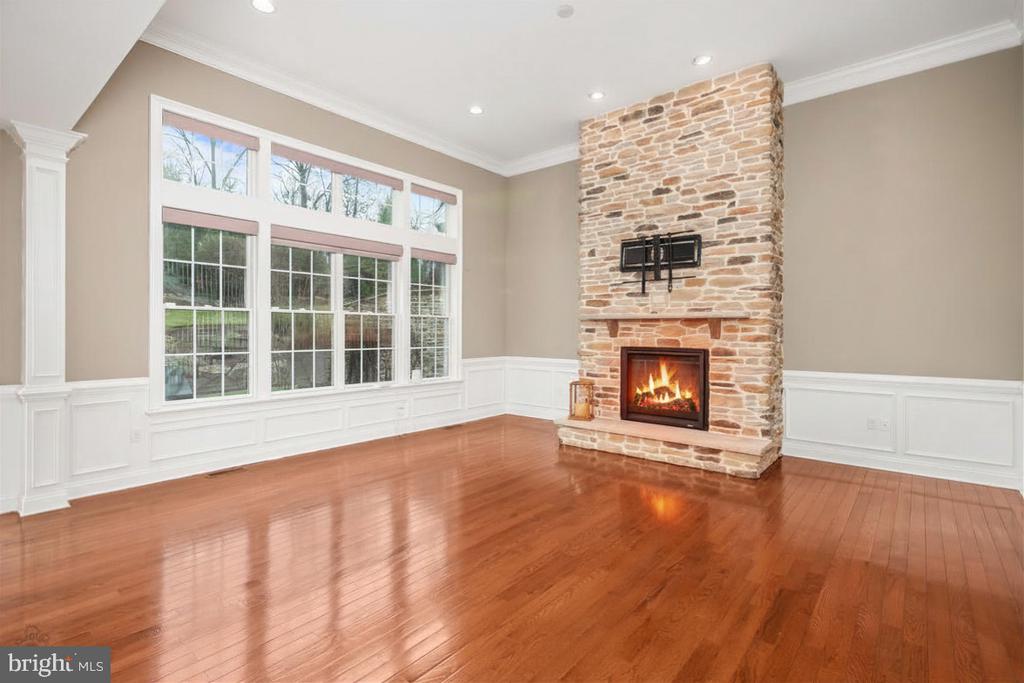 1970 CARRIAGE KNOLL DRIVE