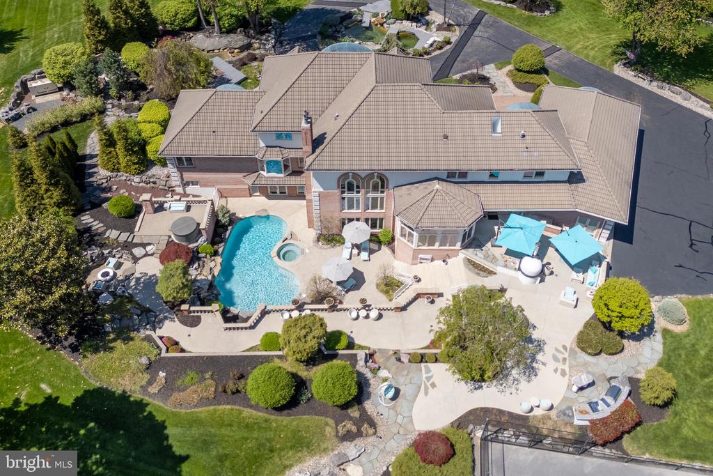 4250 RAYNESSA COURT