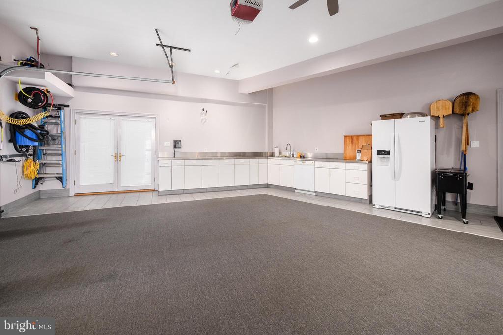 4250 RAYNESSA COURT