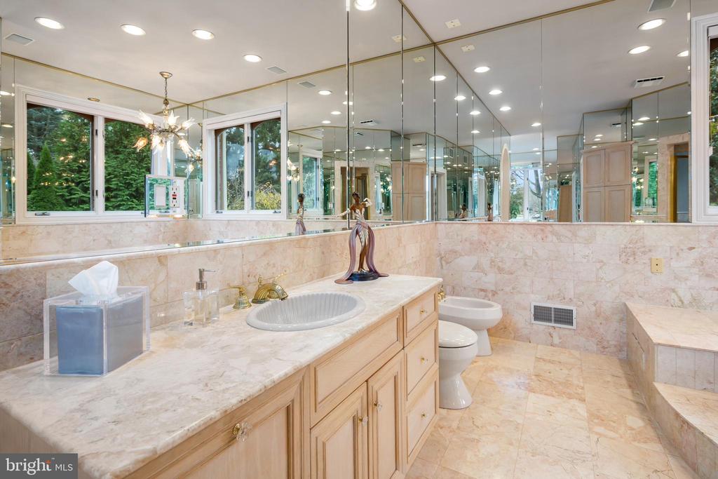 4250 RAYNESSA COURT