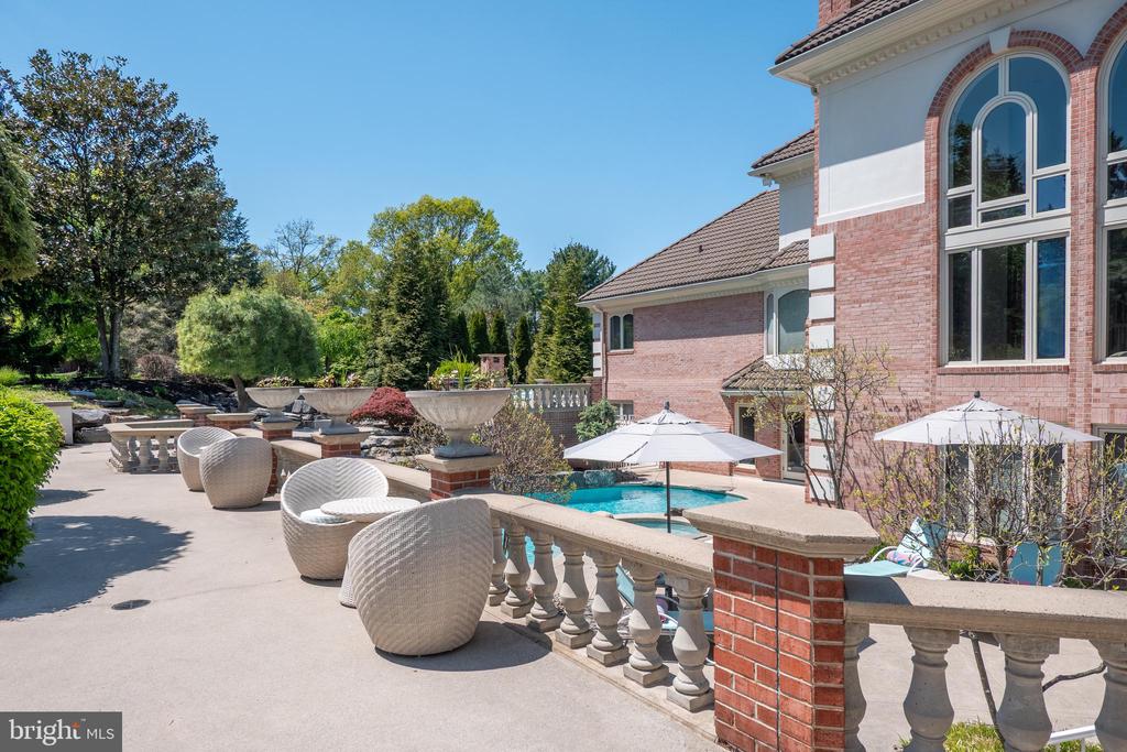4250 RAYNESSA COURT