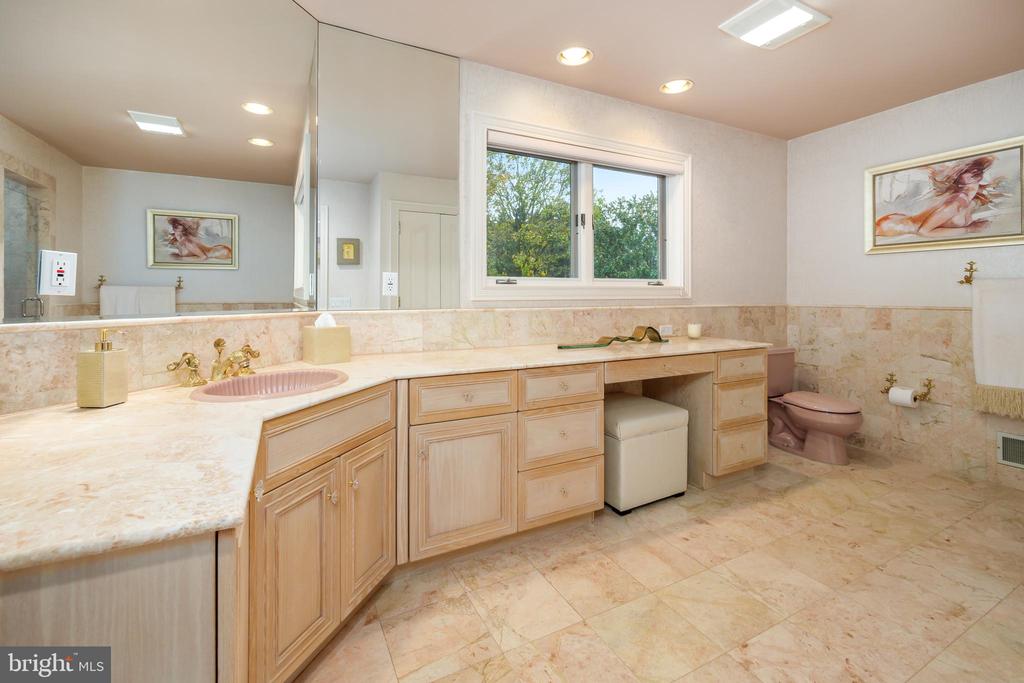4250 RAYNESSA COURT