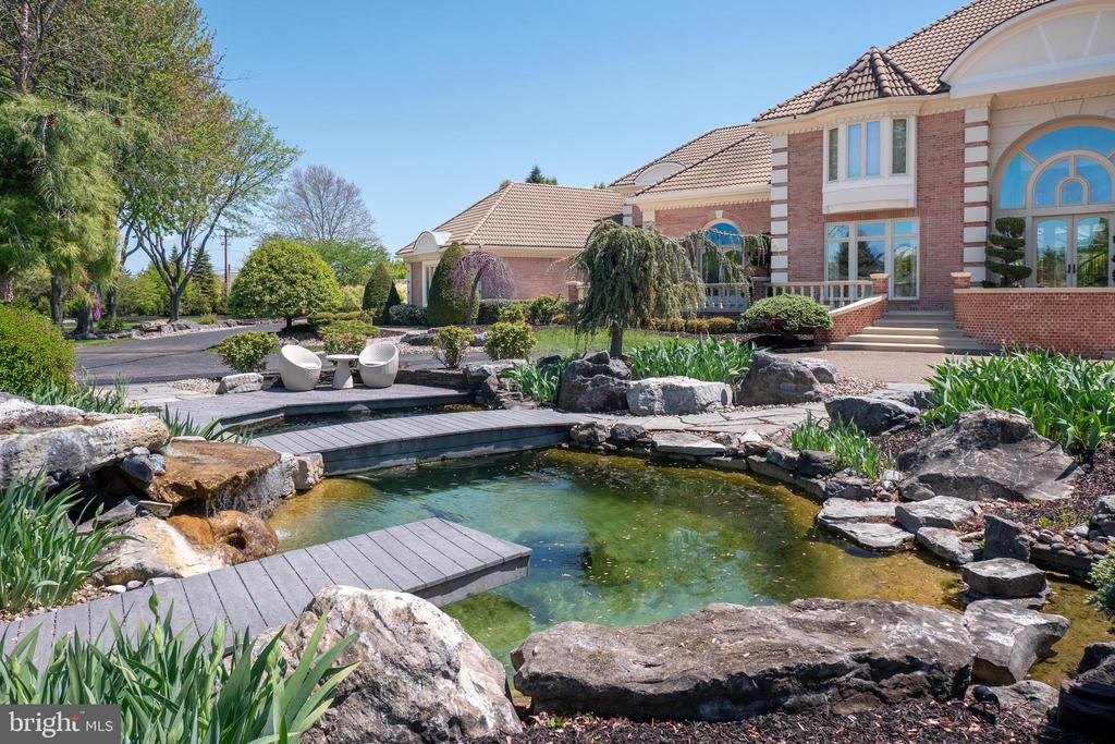 4250 RAYNESSA COURT