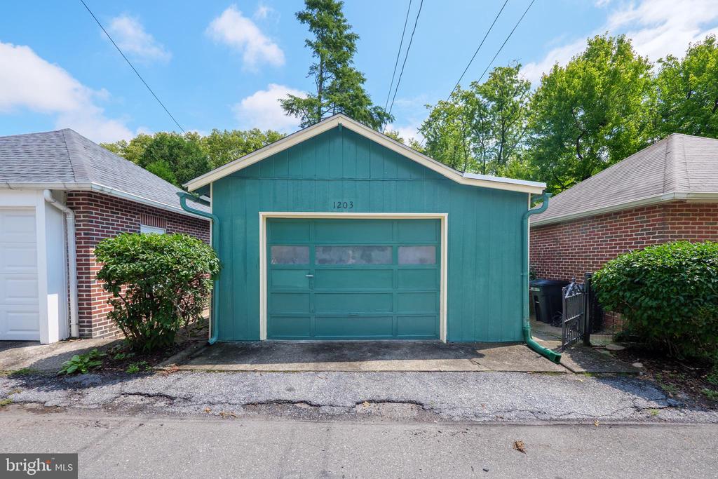 1203 N NEW STREET