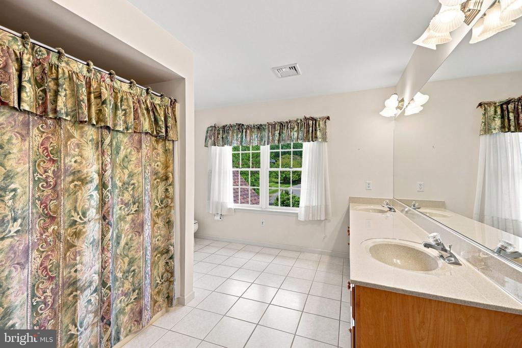 1572 SURREY ROAD