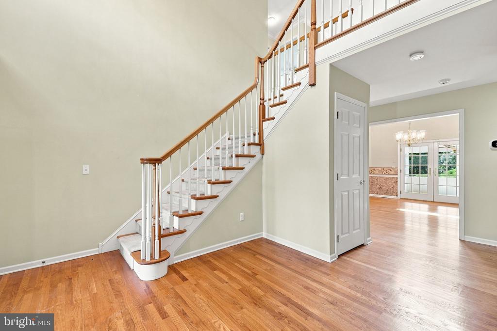 1572 SURREY ROAD