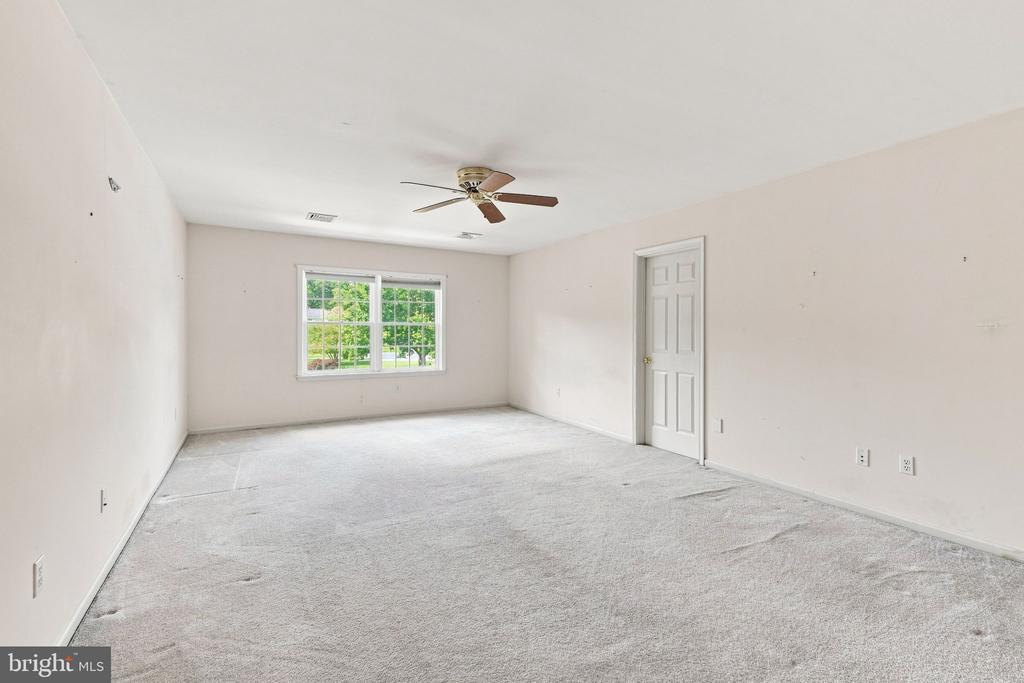1572 SURREY ROAD
