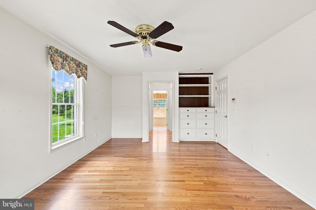 1572 SURREY ROAD