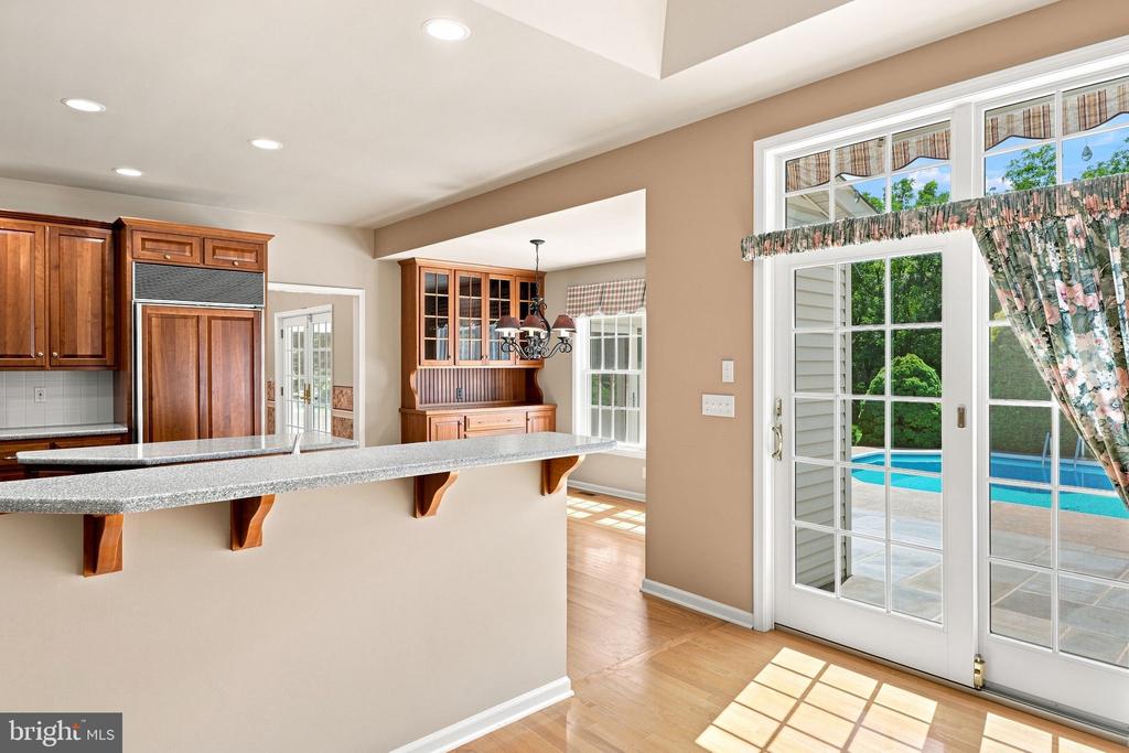 1572 SURREY ROAD