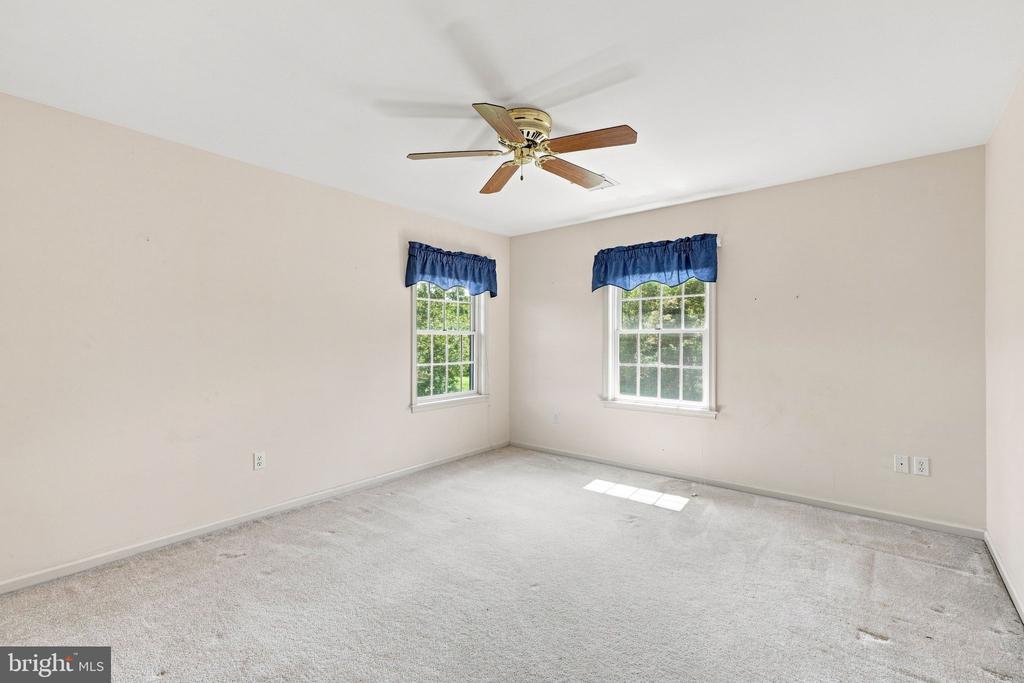 1572 SURREY ROAD