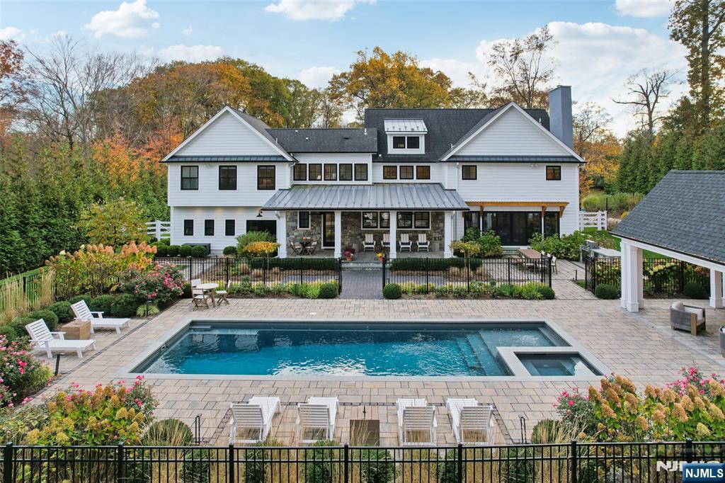 22 Oakwood Road | Christina Gibbons Group