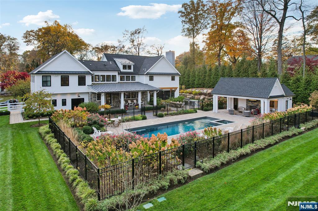 22 Oakwood Road | Christina Gibbons Group