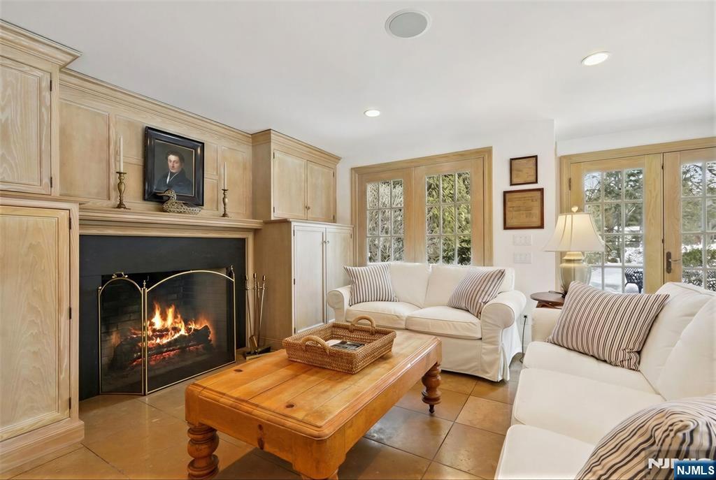 164 E Saddle River Road