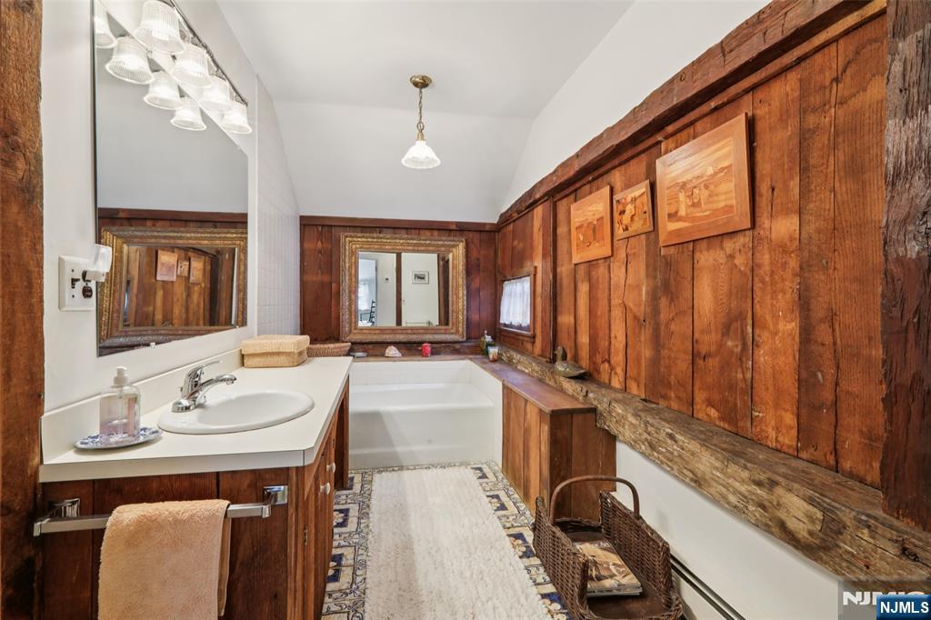 164 E Saddle River Road