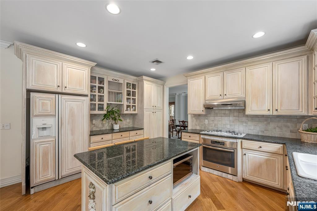 4 Hetzel Drive