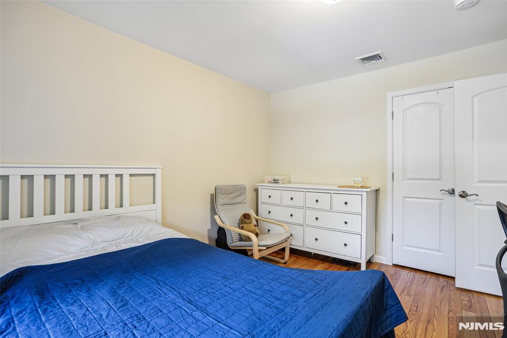 174 Fort Lee Road B