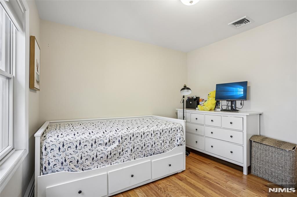 174 Fort Lee Road B
