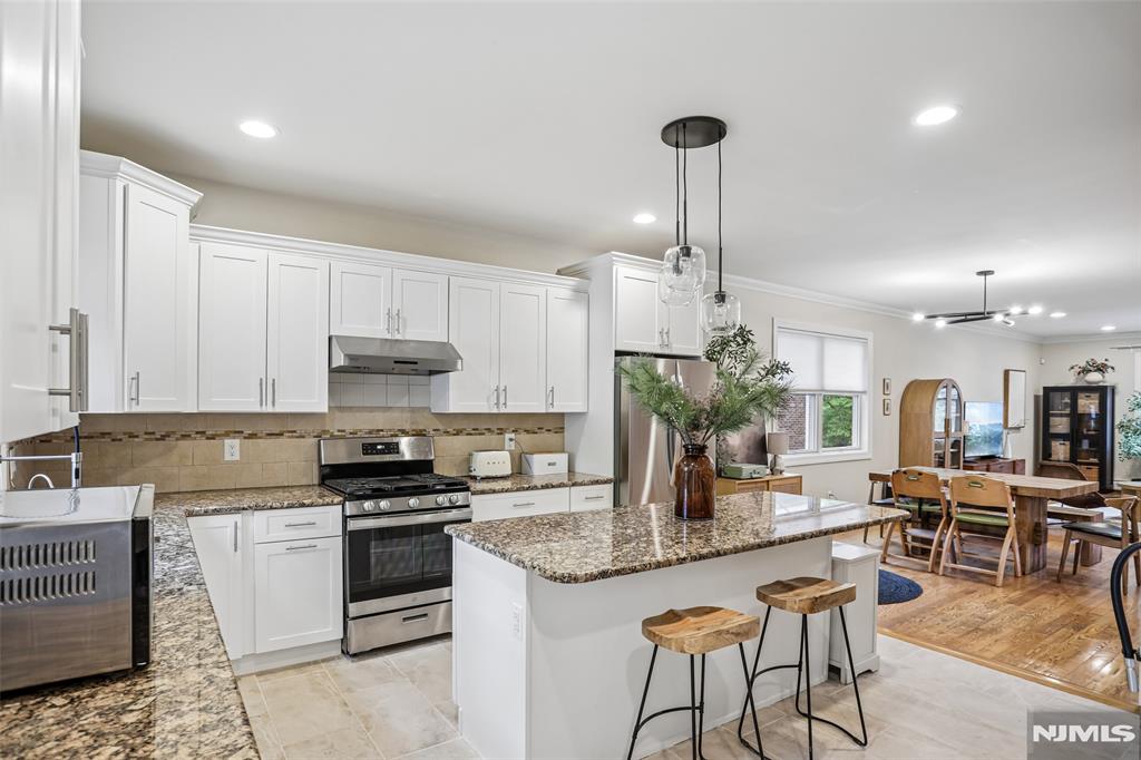 174 Fort Lee Road B