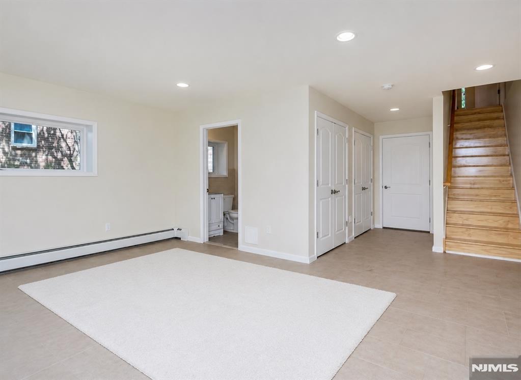 174 Fort Lee Road B