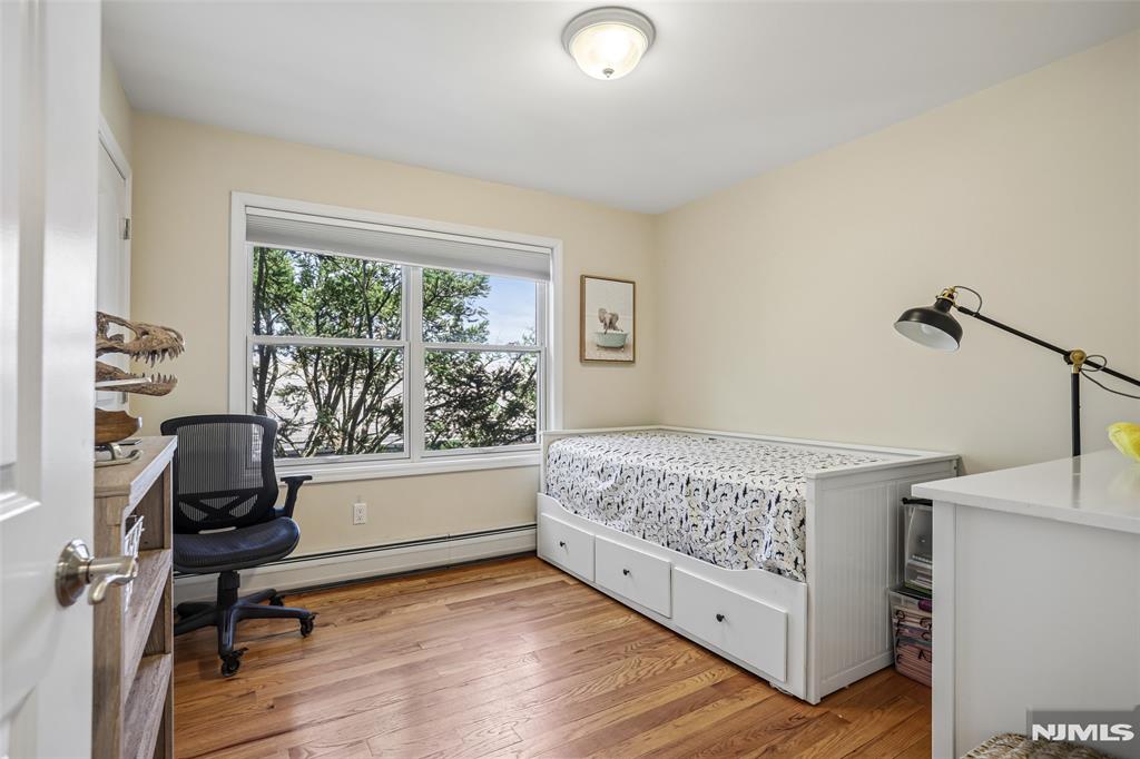 174 Fort Lee Road B