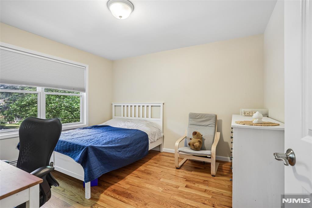 174 Fort Lee Road B