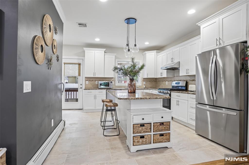 174 Fort Lee Road B