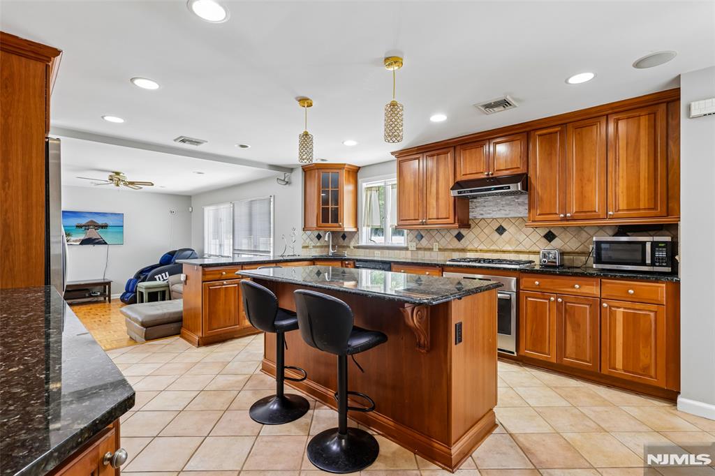 12-22 Sumner Place