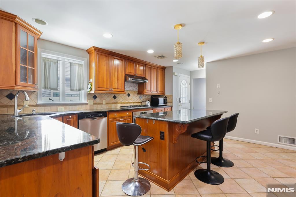 12-22 Sumner Place