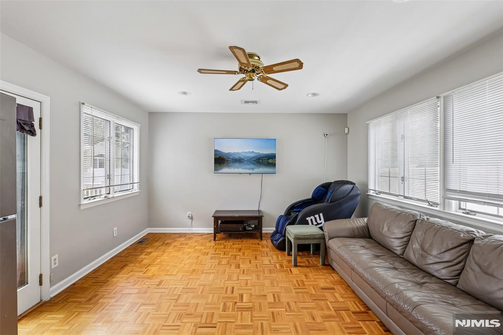 12-22 Sumner Place