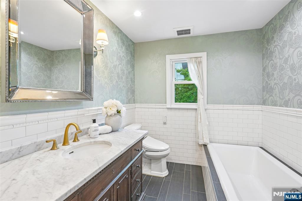 445 Alpine Terrace