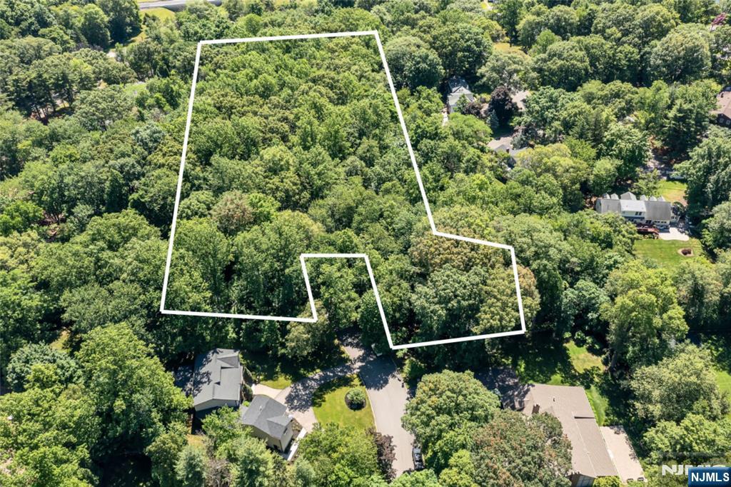 10 Deerfield Drive