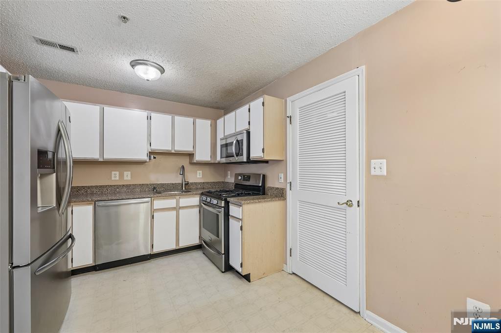 144 Prestwick Way 144