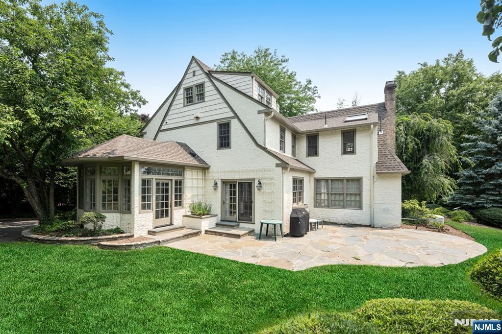 402 Mountain Avenue