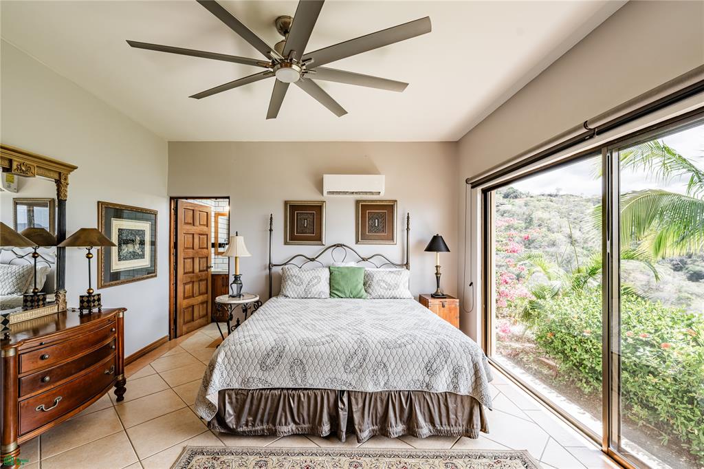 Casa Fiesta Pacific Heights