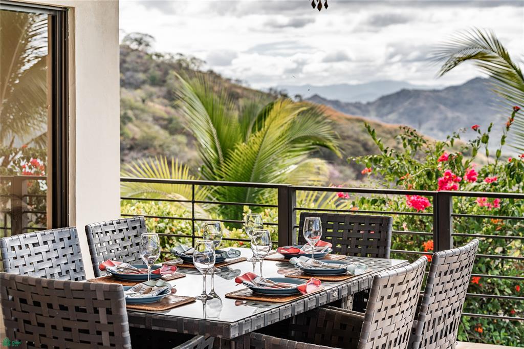 Casa Fiesta Pacific Heights