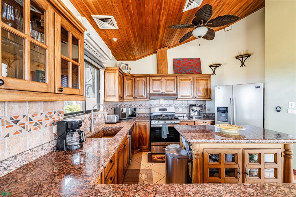 Casa Fiesta Pacific Heights